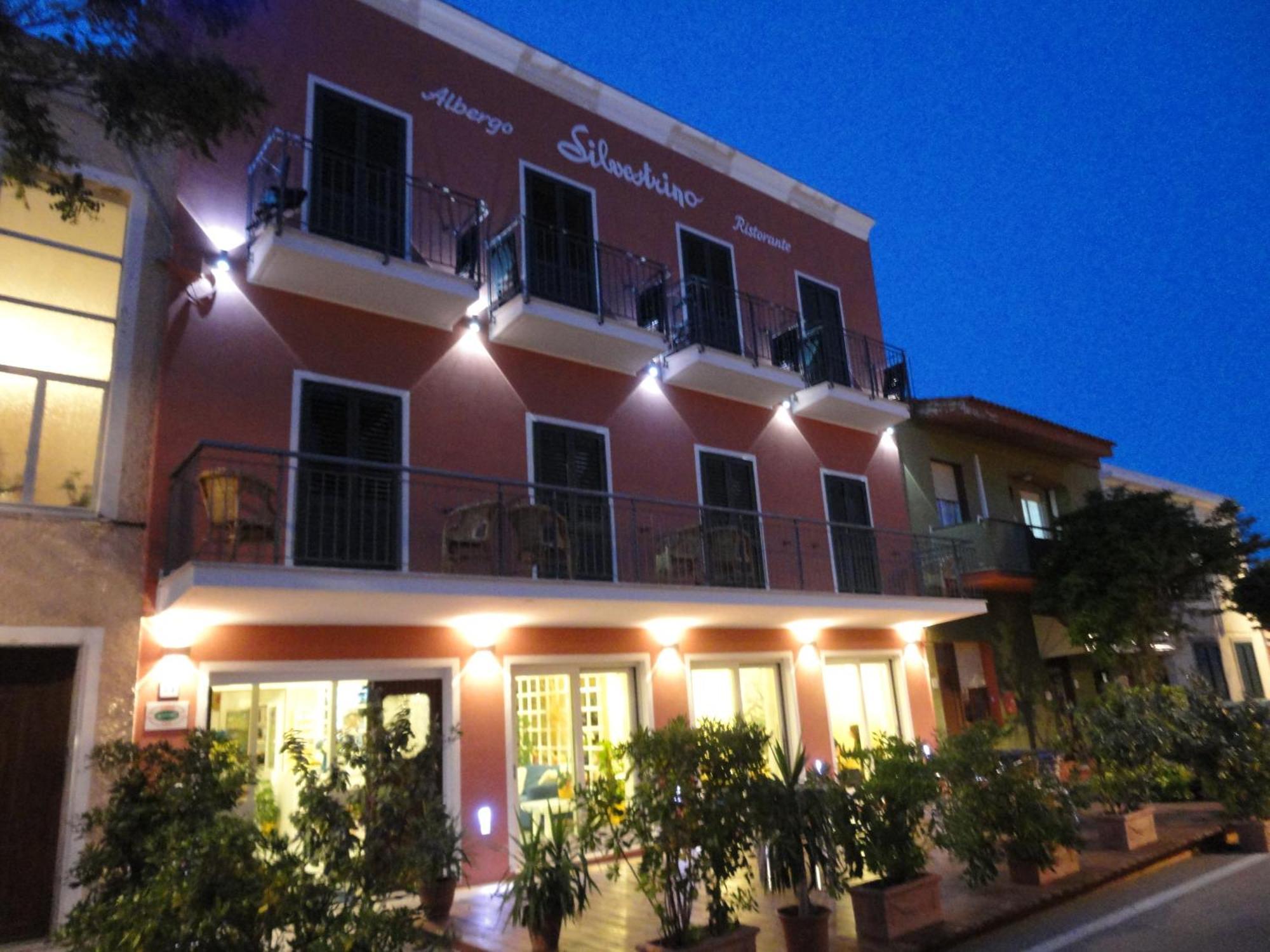 Hotel Silvestrino Стинтино Екстериор снимка