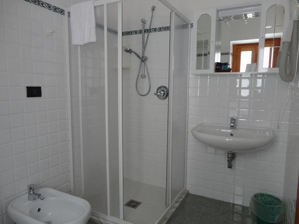 Hotel Silvestrino Стинтино Екстериор снимка