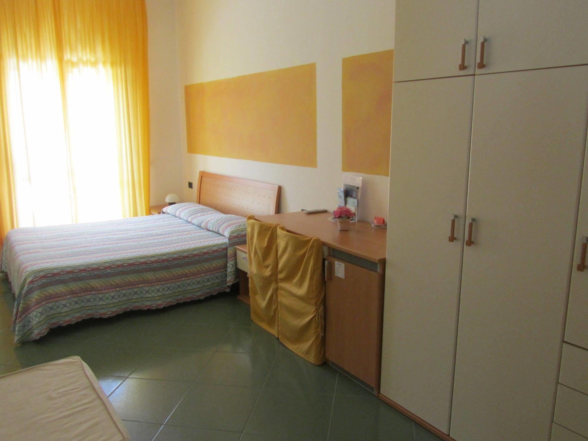 Hotel Silvestrino Стинтино Екстериор снимка